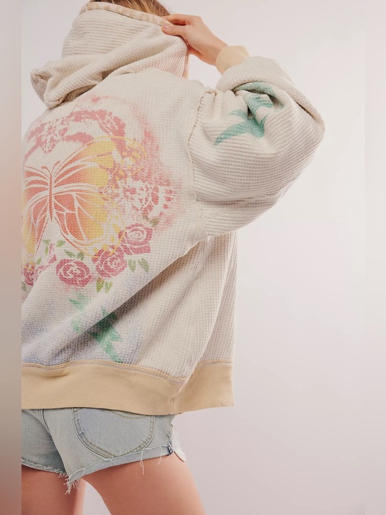 We The Free Tops - We The Free By Your Side Airbrush Sweatshirt Hoodie with pockets🔥 RARE! 🔥